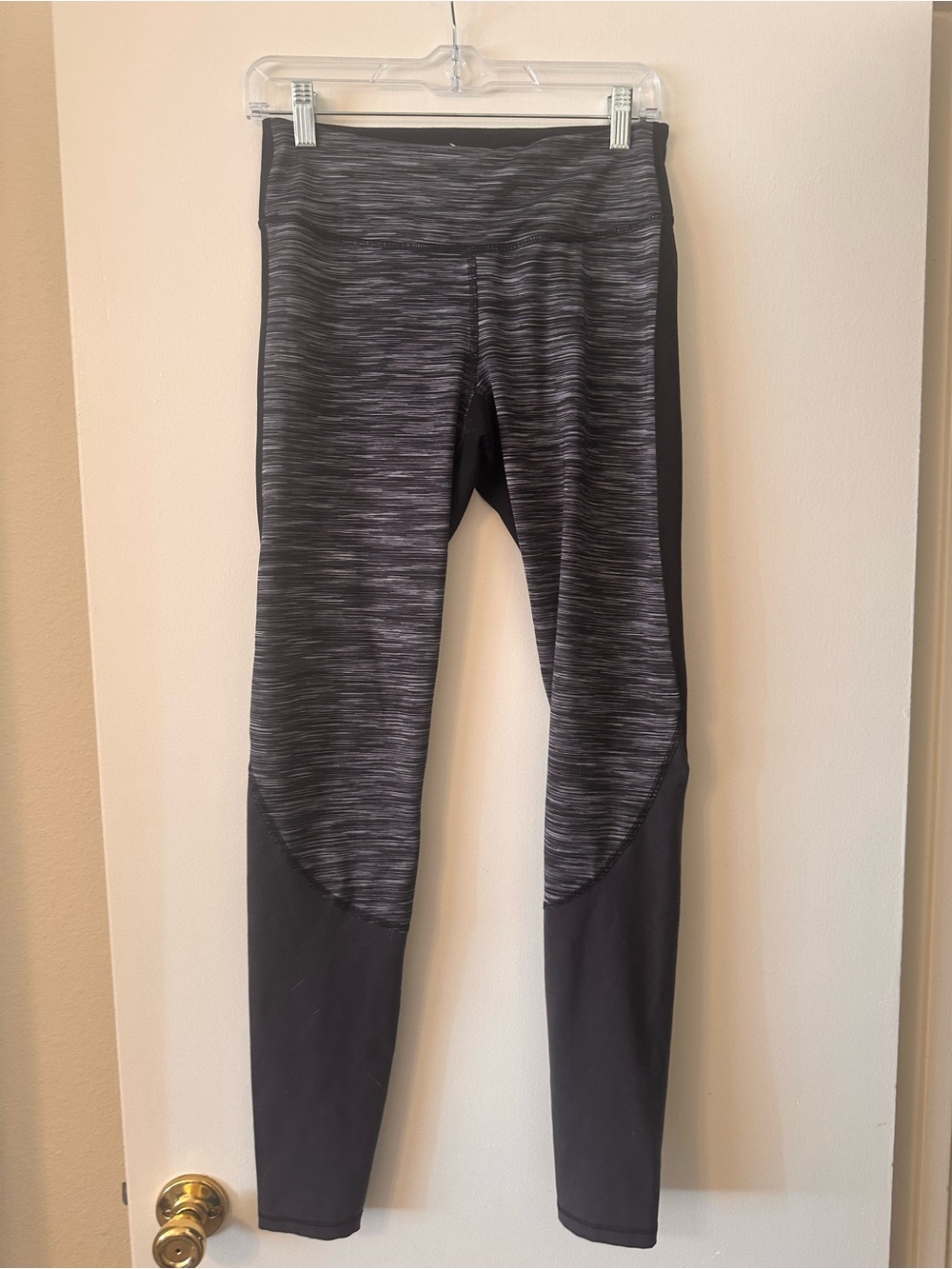 Old Navy Black and Gray Space-Dye Performance Leggings